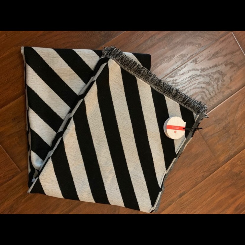 Lululemon Pranayama wrap poncho scarf NEW